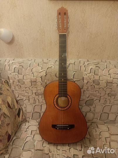 Акустическая гитара