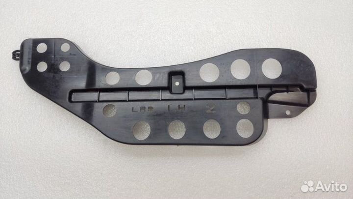 Кронштейн левый Toyota Camry 70 A25afks 2018