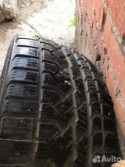 Kumho I'Zen RV Asymmetric 275/45 R20