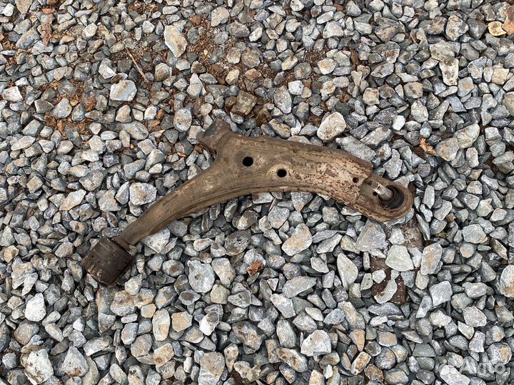 Рычаг правый nissan sanny b13