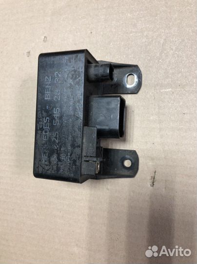 Реле свечей накала Мерседес Спринтер; Вито