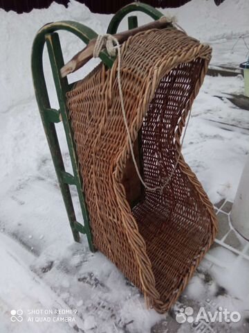 Санки деревянные с плетеной корзиной