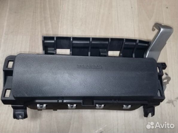 Lexus NX подушка в колено