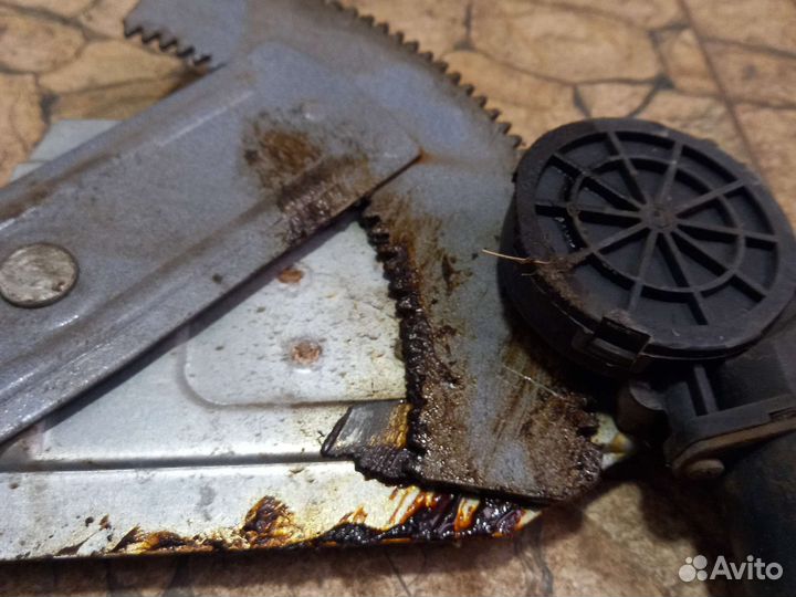 Электростеклоподъёмник на Daewoo Nexia передний