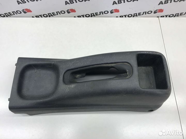 Кожух ручника Daihatsu Gran Move 2000 г.в