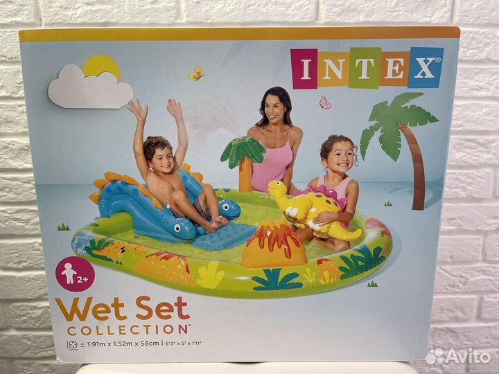 Надувной детский бассейн с горкой и фонтаном