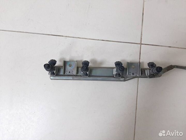 Рейка топливная рампа Nissan Almera Classic B10 20