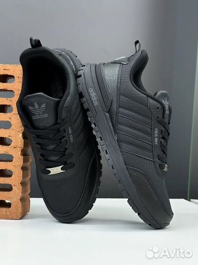 Кроссовки adidas