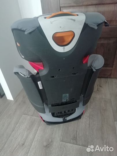 Автомобильное кресло Chicco