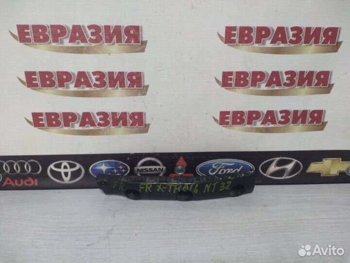 Крепление бампера переднее правое Nissan X-Trail