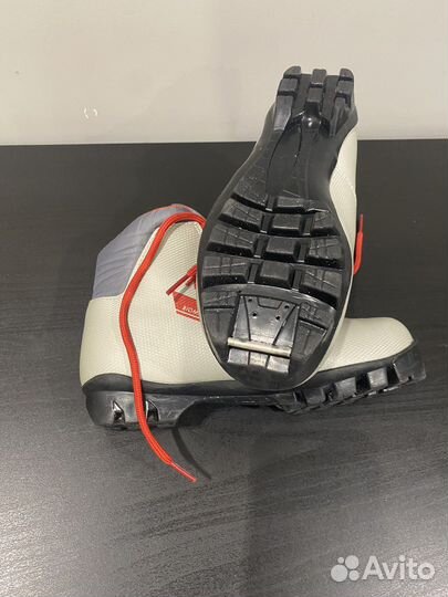 Ботинки для беговых лыж