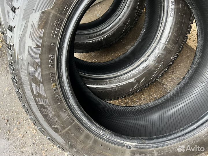 Bridgestone Blizzak DM-V2 225/60 R17