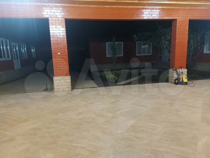 Дом 200 м² на участке 14 сот.