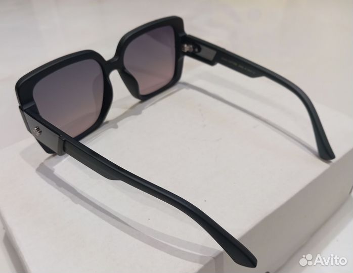 Солнцезащитные очки женские брендовые