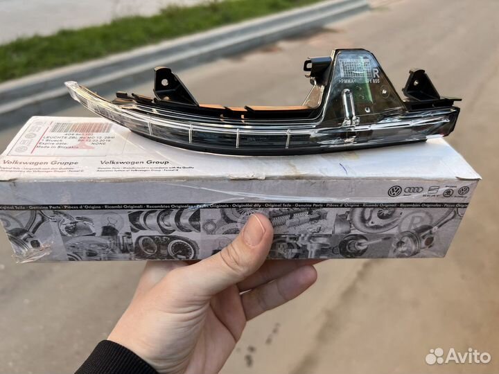 VAG 4G8949102 указатель поворота правый Audi A7