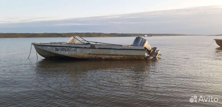 Лодка с мотором