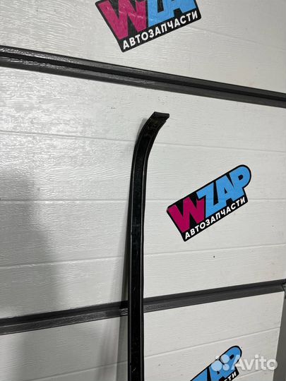 Молдинг крыши правый Dodge Ram 5 DT 2019 68311248