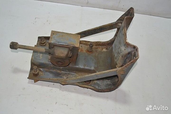 Кронштейн запасного колеса DAF XF105 (01.05)