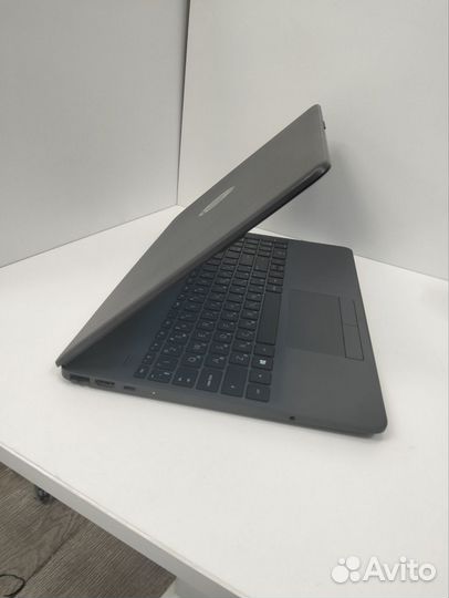 Ноутбук HP 255 G8