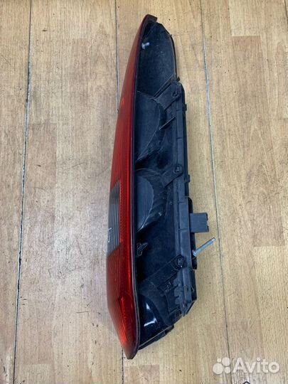 Фонарь задний правый Ford Fiesta хетчбэк 5-ти дв