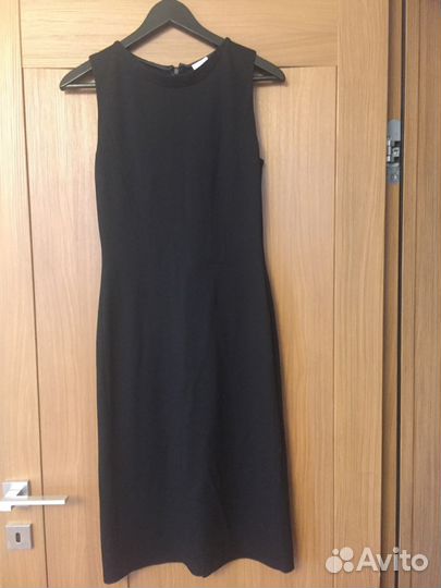 Платье офисное, тёплое. Armani, размер 6, 42-44