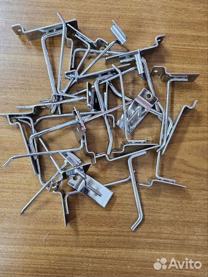 Крючки для экономпанелей металл