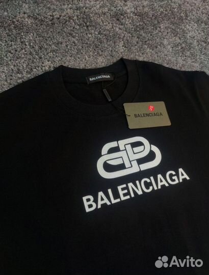 Футболка Balenciaga BB Lux