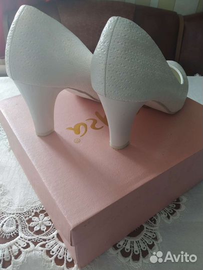 Свадебные туфли, кринолин