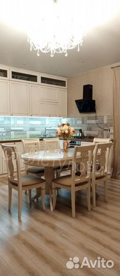 Столы и стулья