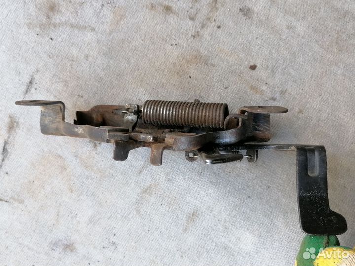 Замок капота Nissan Almera N15 1995-2000