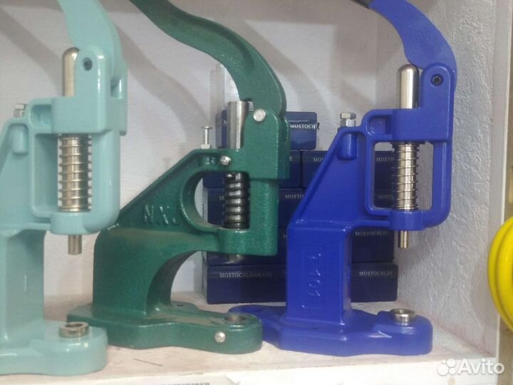 Пресс для установки кнопок люверсов хольнитенов