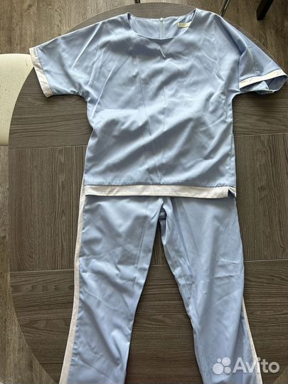 Костюм женский