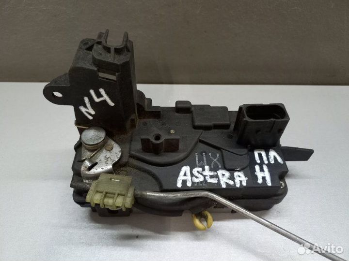 Замок двери передний левый Opel Astra H 2009