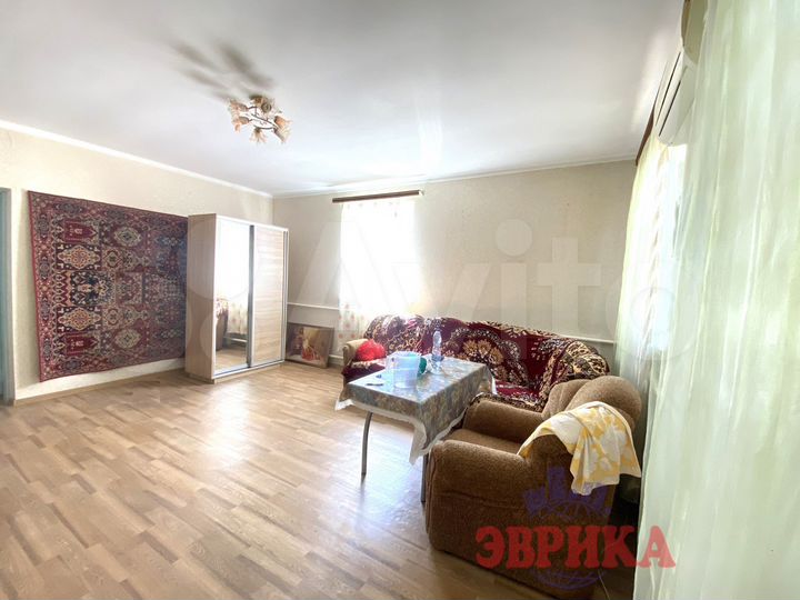 Дом 187,4 м² на участке 5,6 сот.