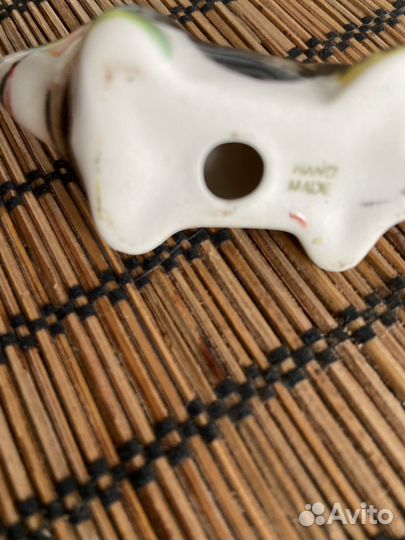 Собачка фарфоровая