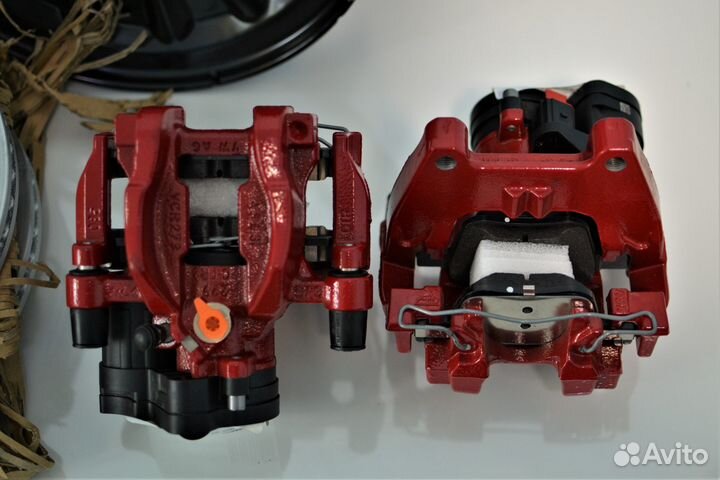 Задние тормоза VAG 310 мм красные