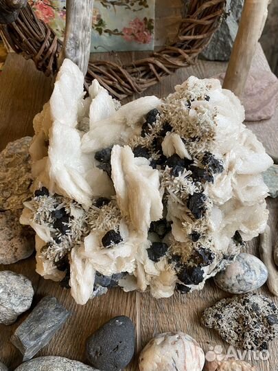 Друза кальцита и сфалерита