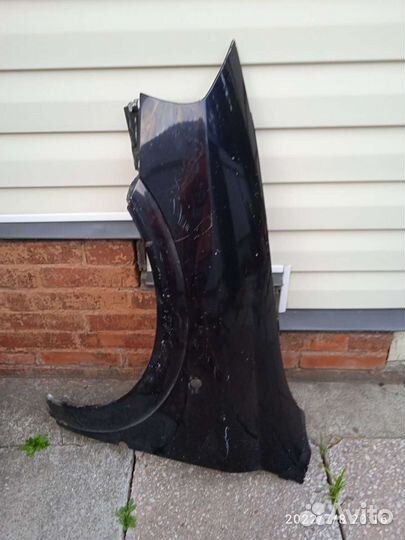 Крыло переднее левое