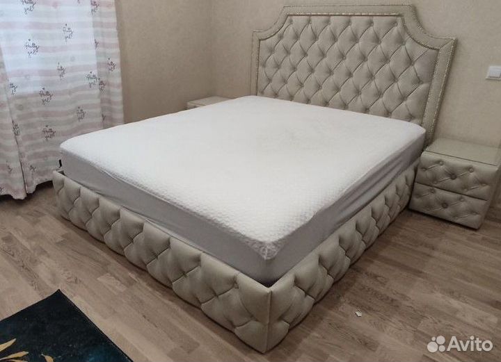 Кровать двуспальная