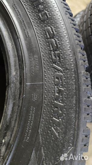 Goodyear UltraGrip 500 225/65 R17