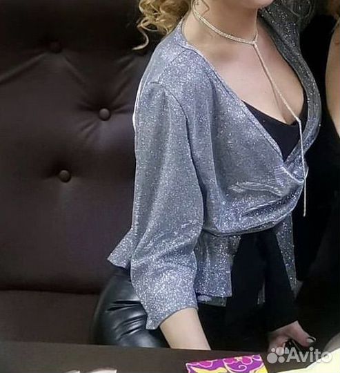 Блестящая блуза