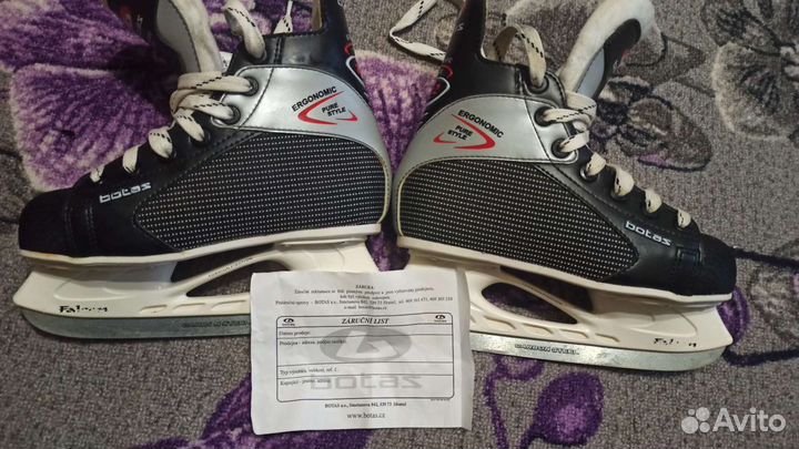 Коньки хоккейные