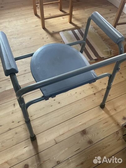 Санитарный стул туалет