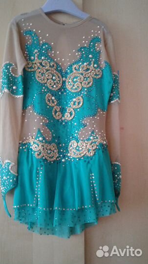 Платье для выступлений по фигурному катанию