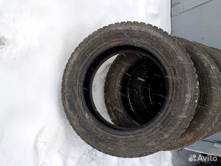 Yokohama Ice Guard Stud IG55 215/60 R17