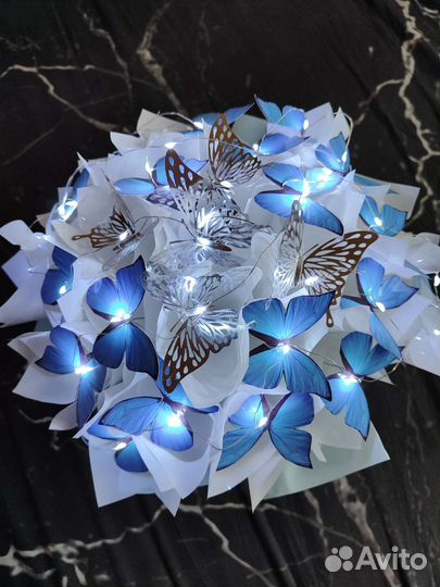 Букет из бабочек в коробке