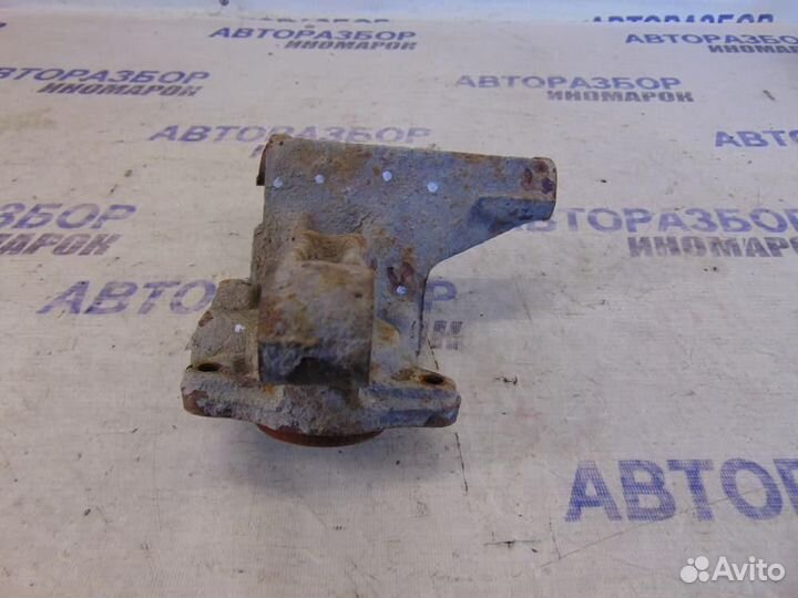 Кулак поворотный задний левый для Toyota Carina E