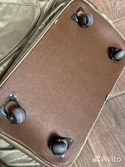 Вместительная дорожная сумка на колесиках