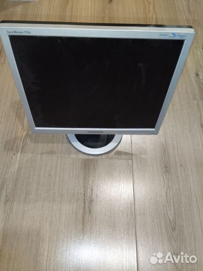 Монитор Samsung