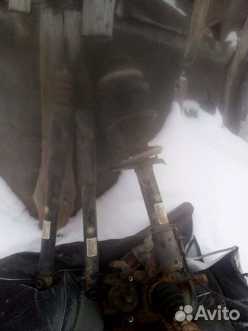 Стойки передние на Рено логан 2